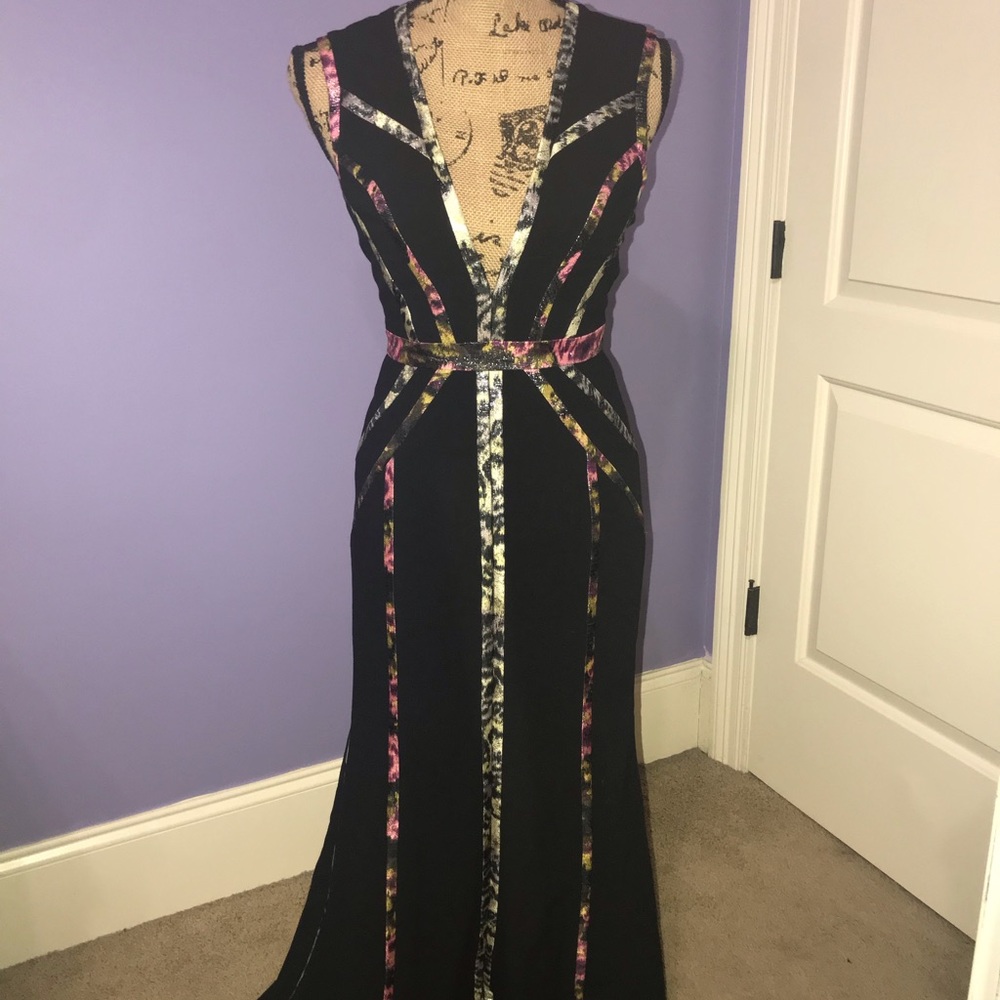 Stunning size 2 BCBG formal gown